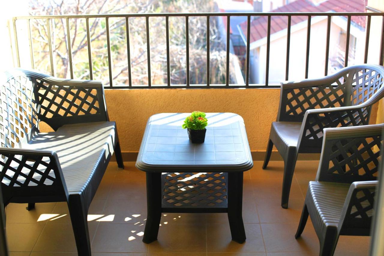 Aster Apartments Belgrado Esterno foto