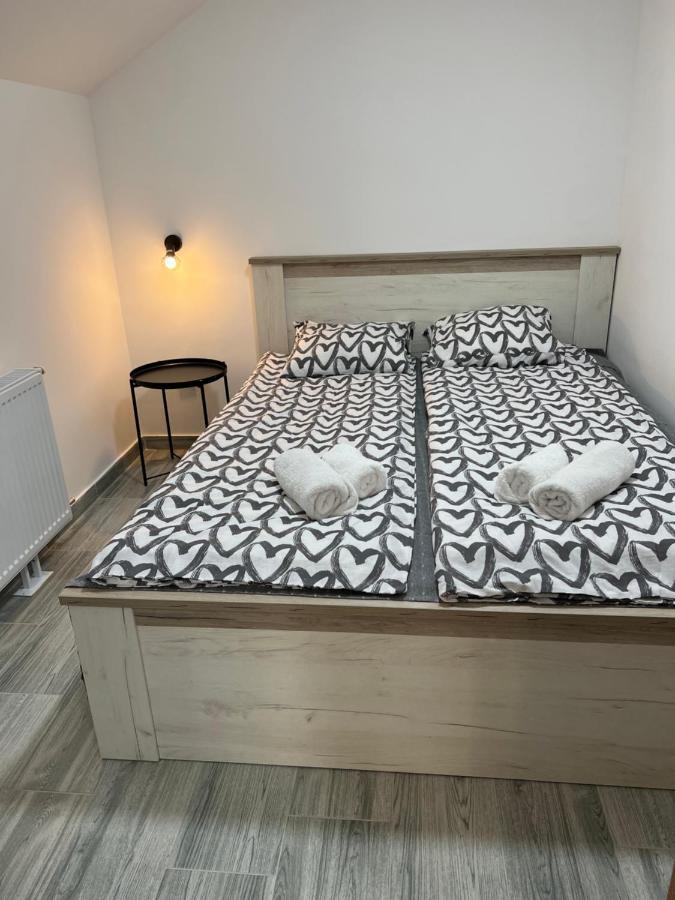 Aster Apartments Belgrado Esterno foto
