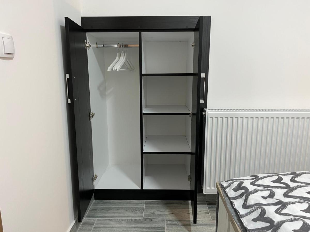 Aster Apartments Belgrado Esterno foto
