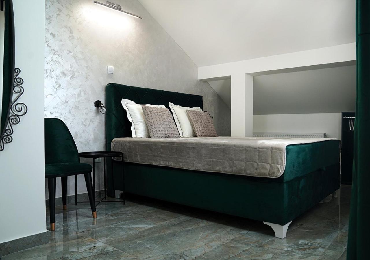 Aster Apartments Belgrado Esterno foto