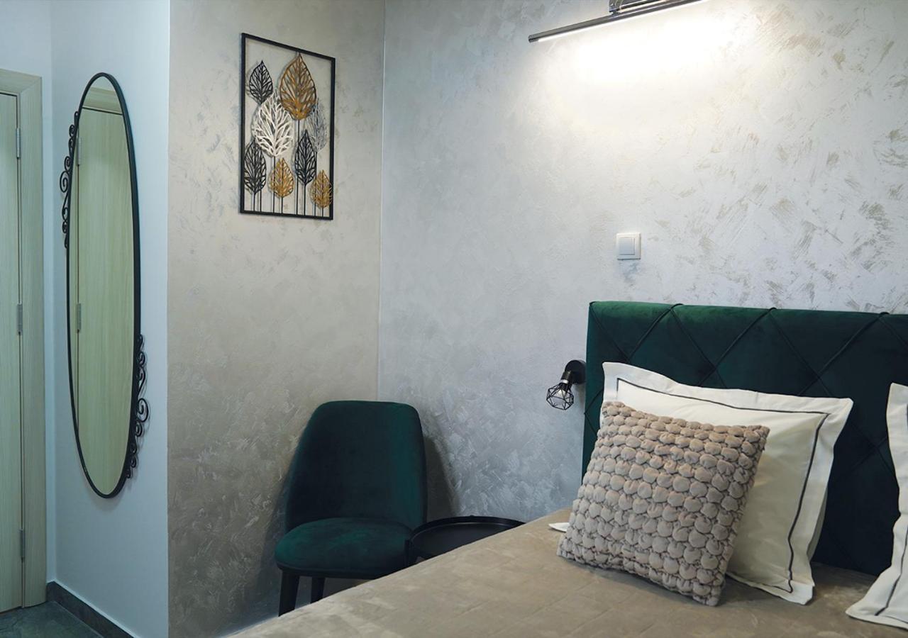 Aster Apartments Belgrado Esterno foto