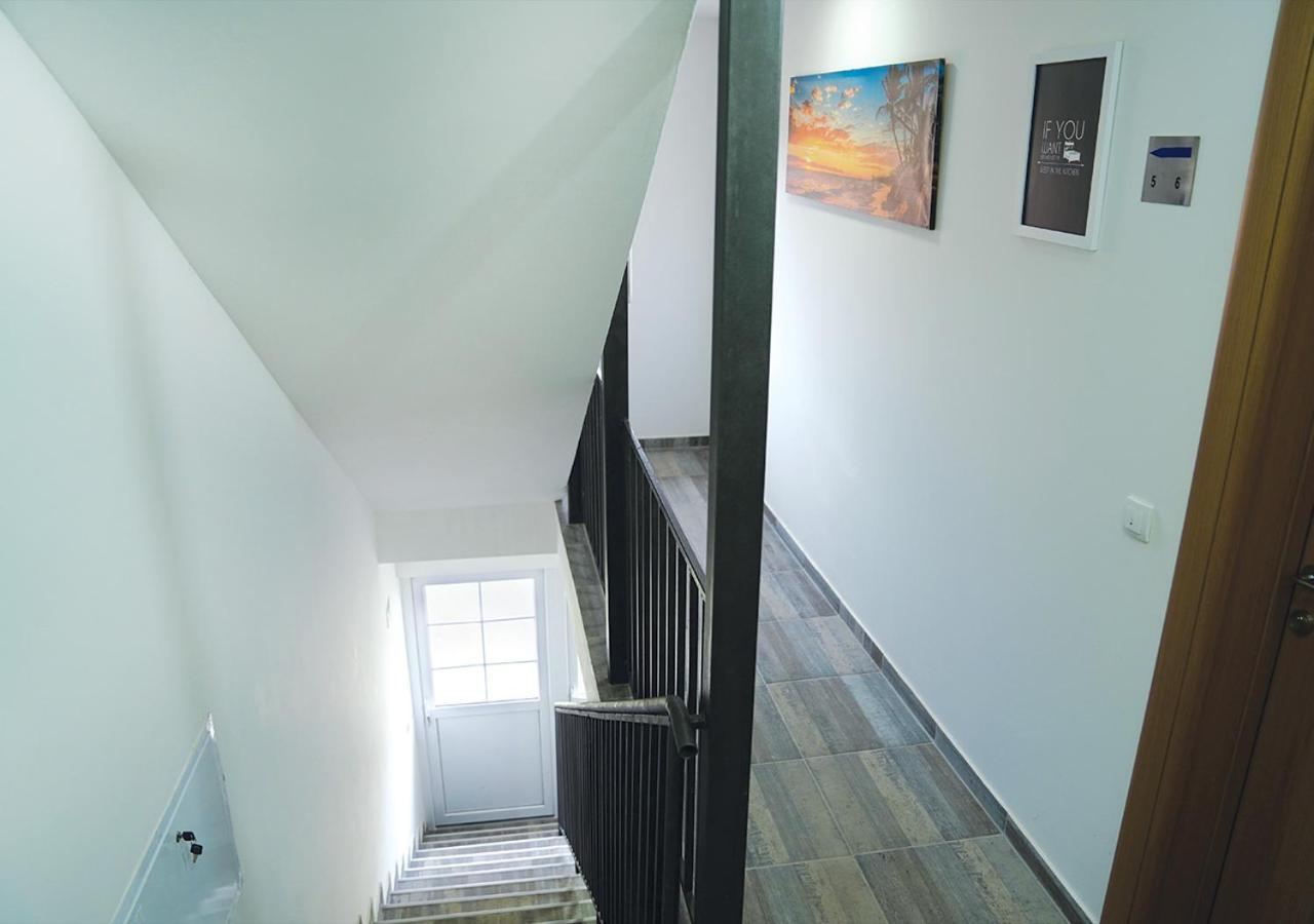 Aster Apartments Belgrado Esterno foto