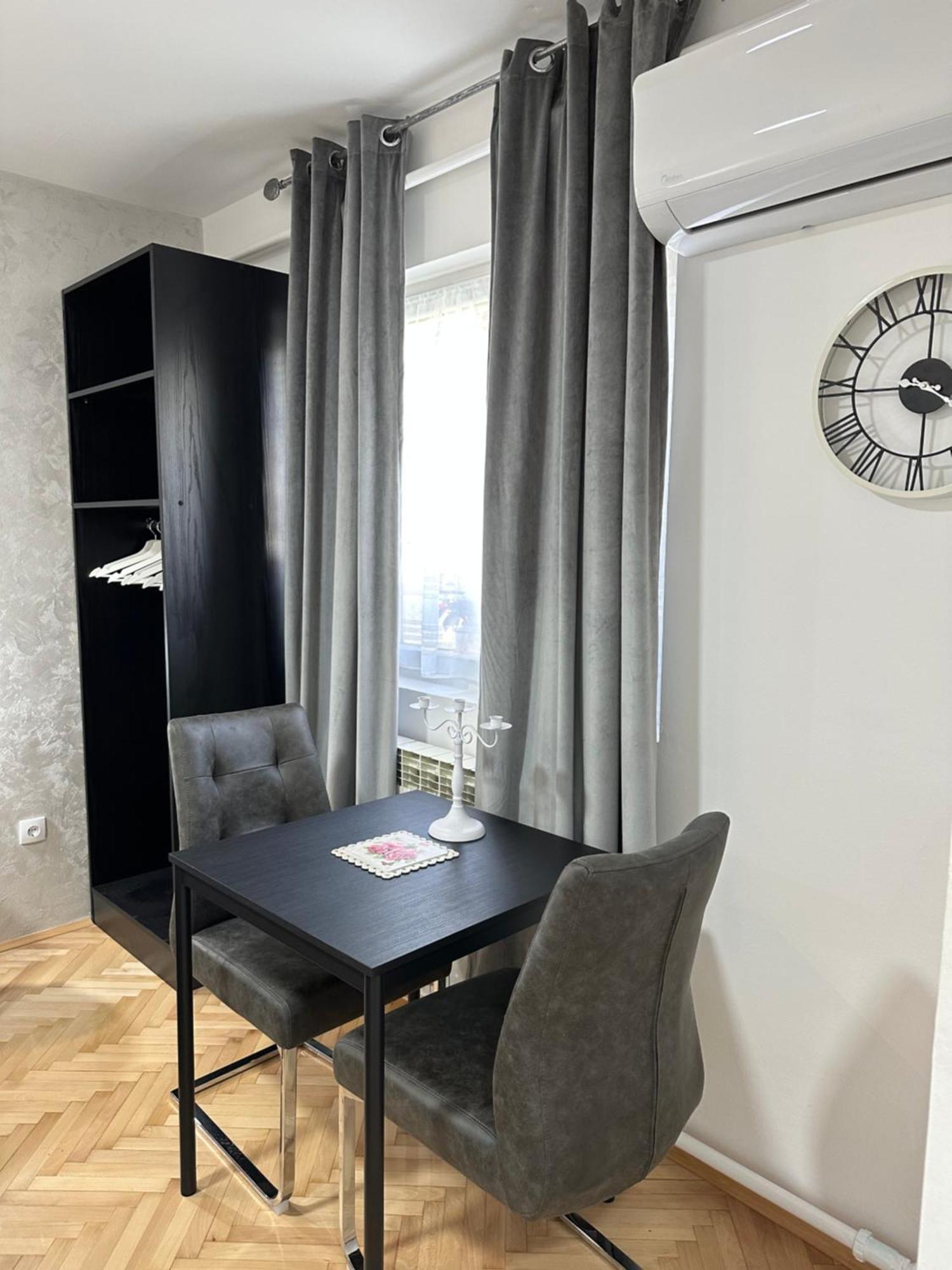 Aster Apartments Belgrado Esterno foto